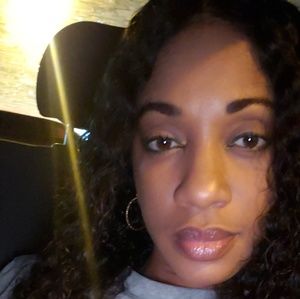 Meet your Posher, Afiya